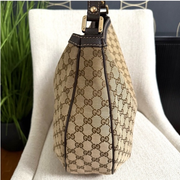Authentic Gucci brown monogram canvas hobo bag - Picture 6 of 16